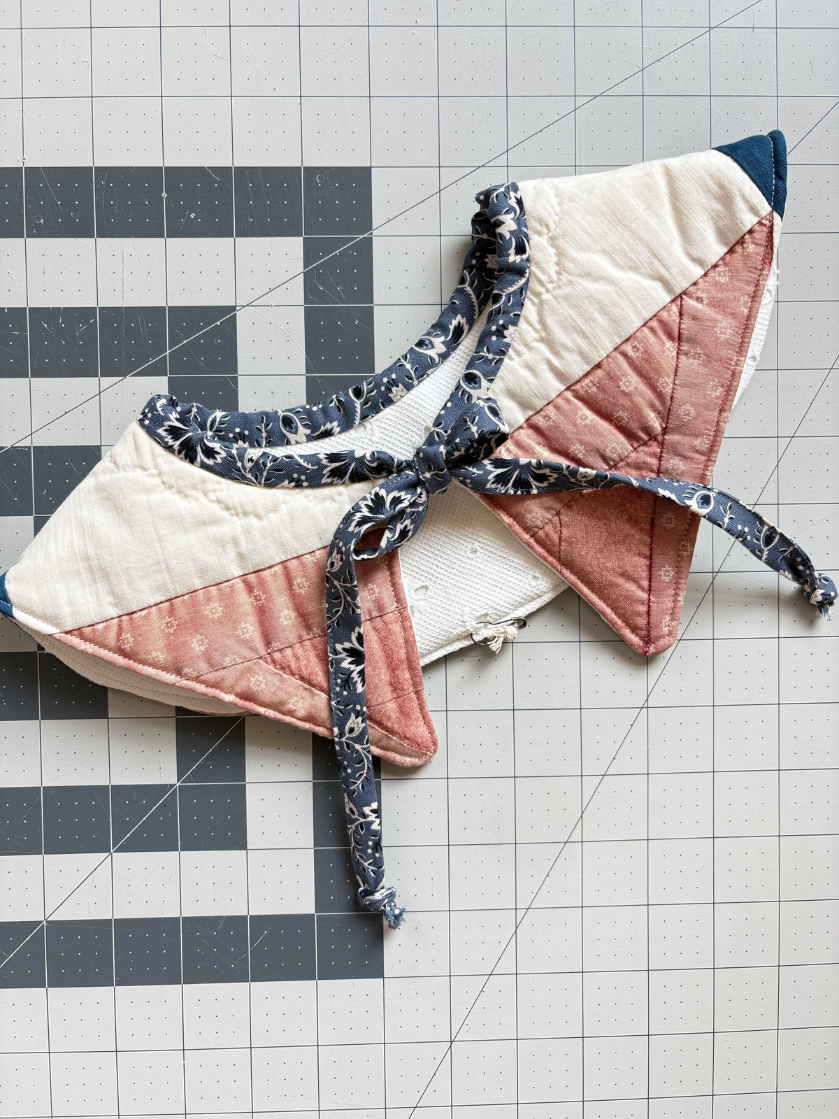 Reversible Fashion Collar - Eyelet/Quilt